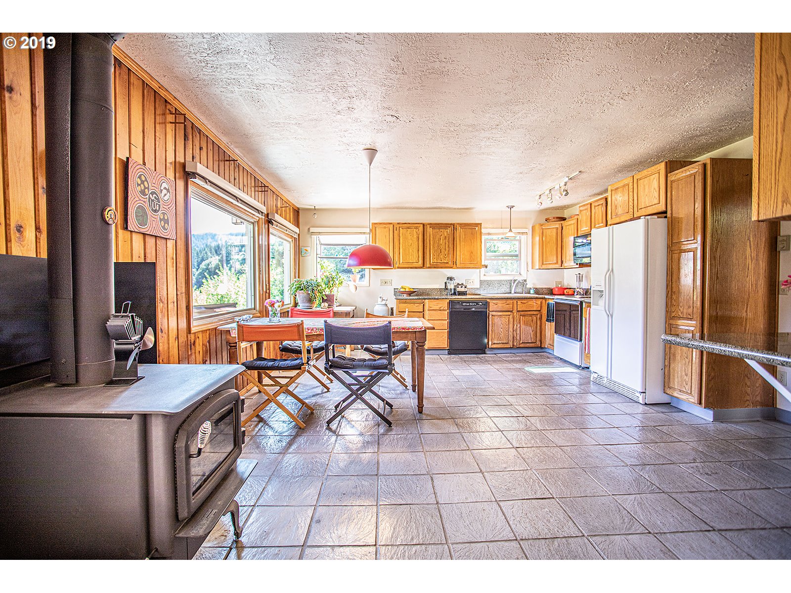 62 Lakeview Road White Salmon, WA 98672 - Photo 9 of 32 Gallery Image 9