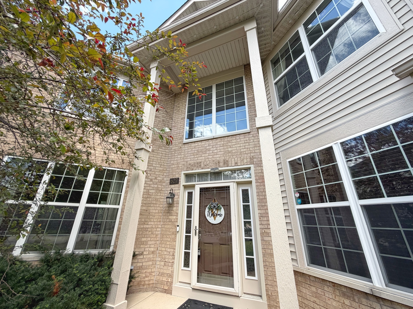 627 Mansfield Way Oswego, IL 60543 - Photo 2 of 45