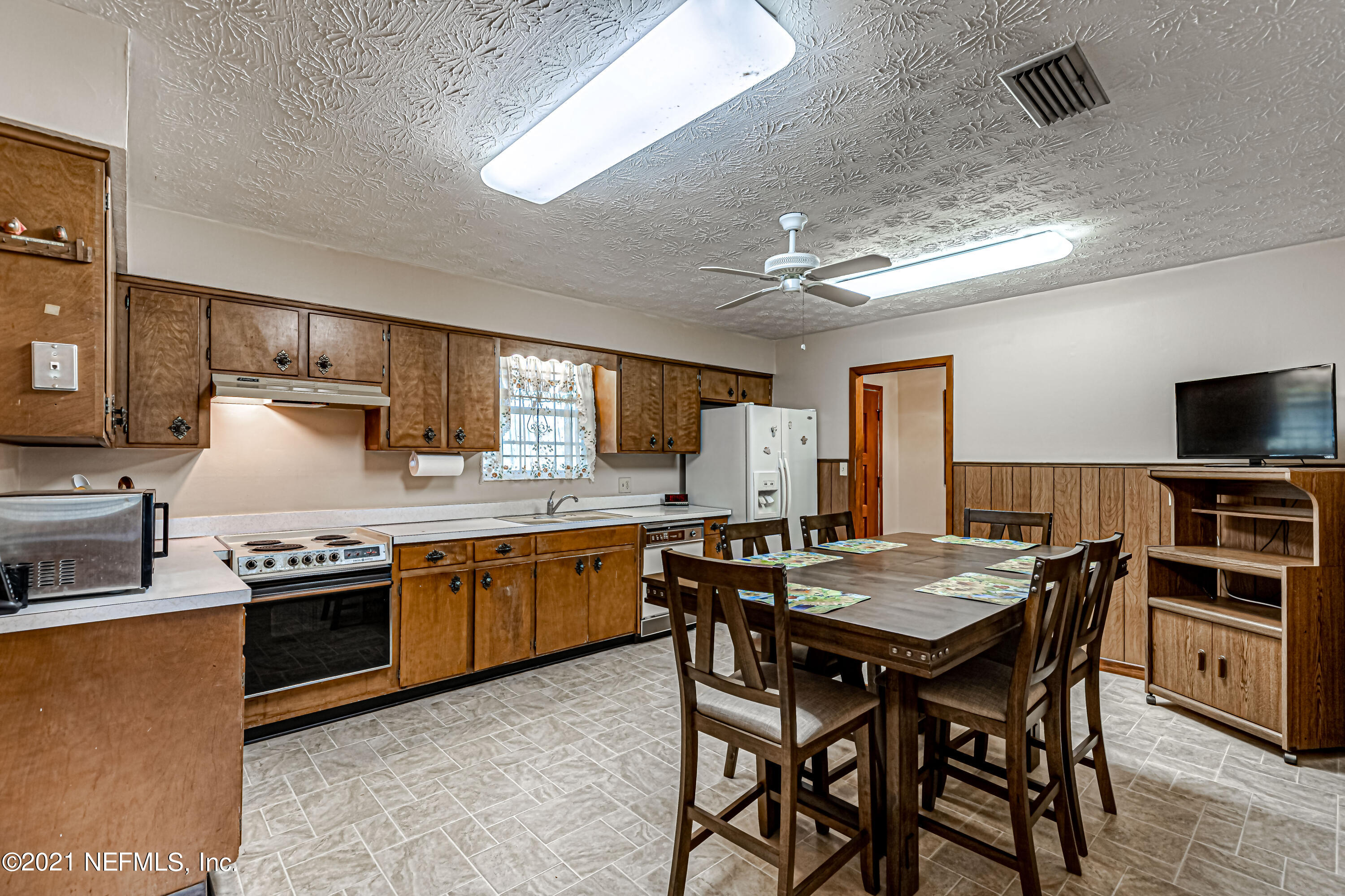 10994 Wingate Road Jacksonville, FL 32218 - Photo 11 of 31 17-Kitchen