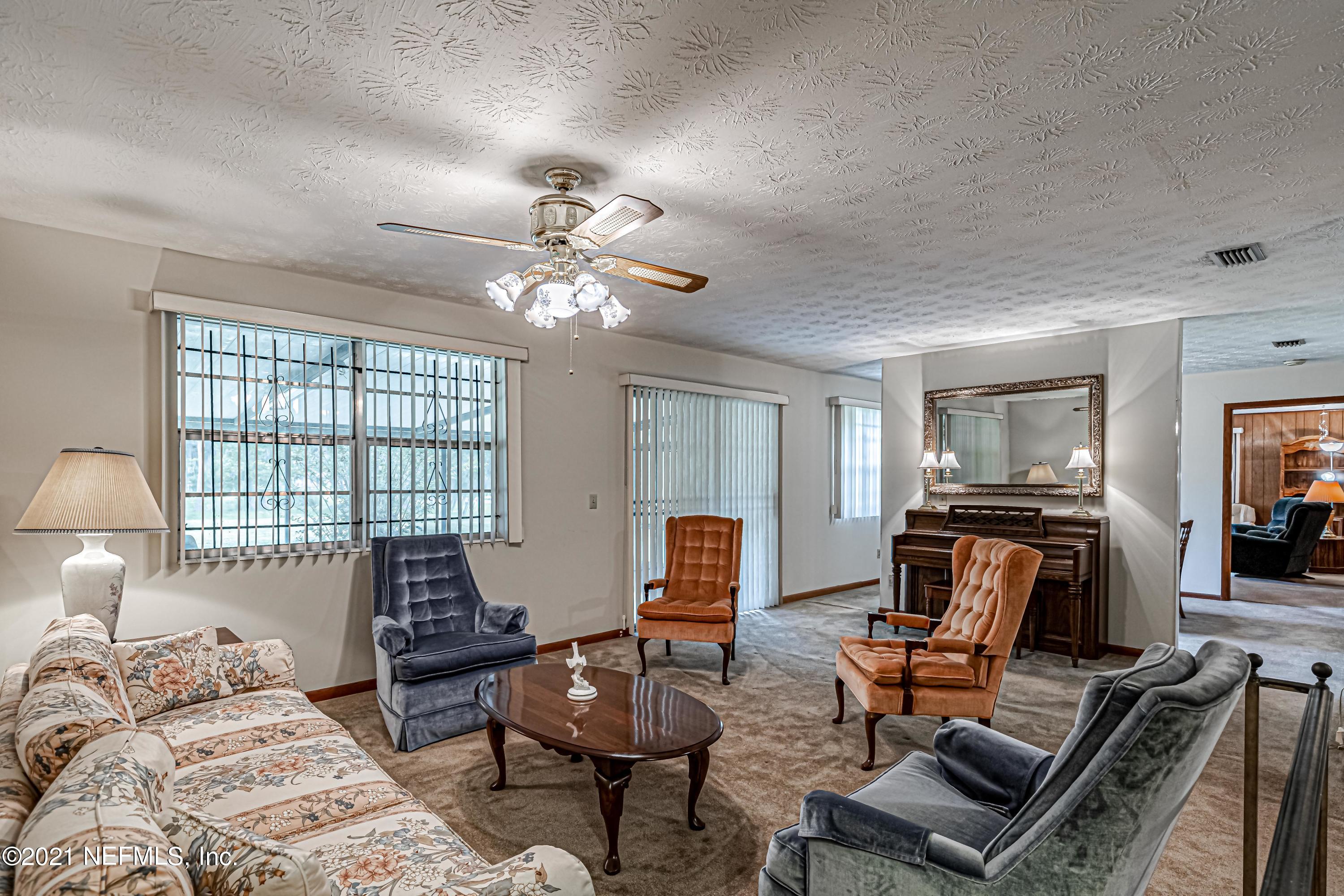 10994 Wingate Road Jacksonville, FL 32218 - Photo 6 of 31 10-Living Room