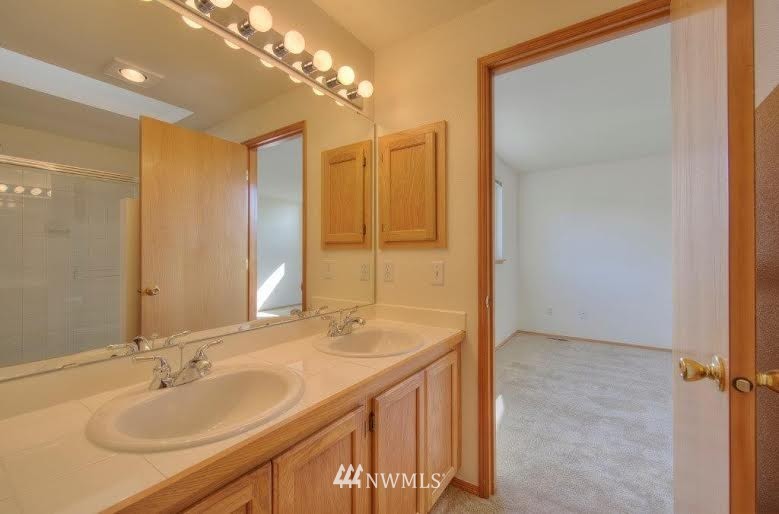 5508 Northeast 3rd Lane Renton, WA 98059 - Photo 11 of 17