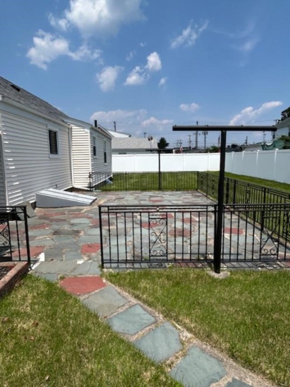 24 Egan Road Cranston, RI 02910 - Photo 5 of 29