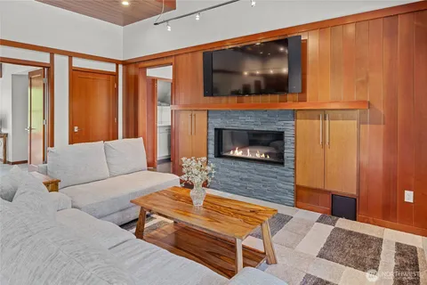 $1,395,000 | 190 Orphan Nugget Lane, Cle Elum, WA 98922