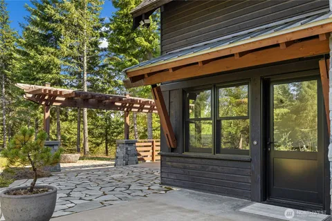 $1,395,000 | 190 Orphan Nugget Lane, Cle Elum, WA 98922