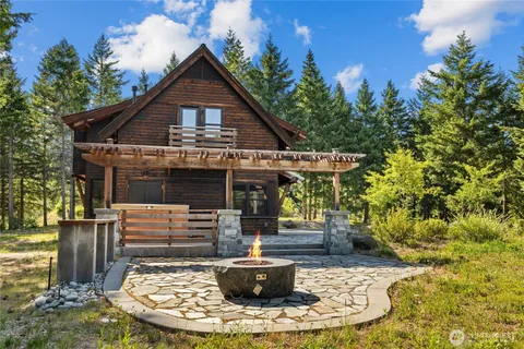 $1,395,000 | 190 Orphan Nugget Lane, Cle Elum, WA 98922