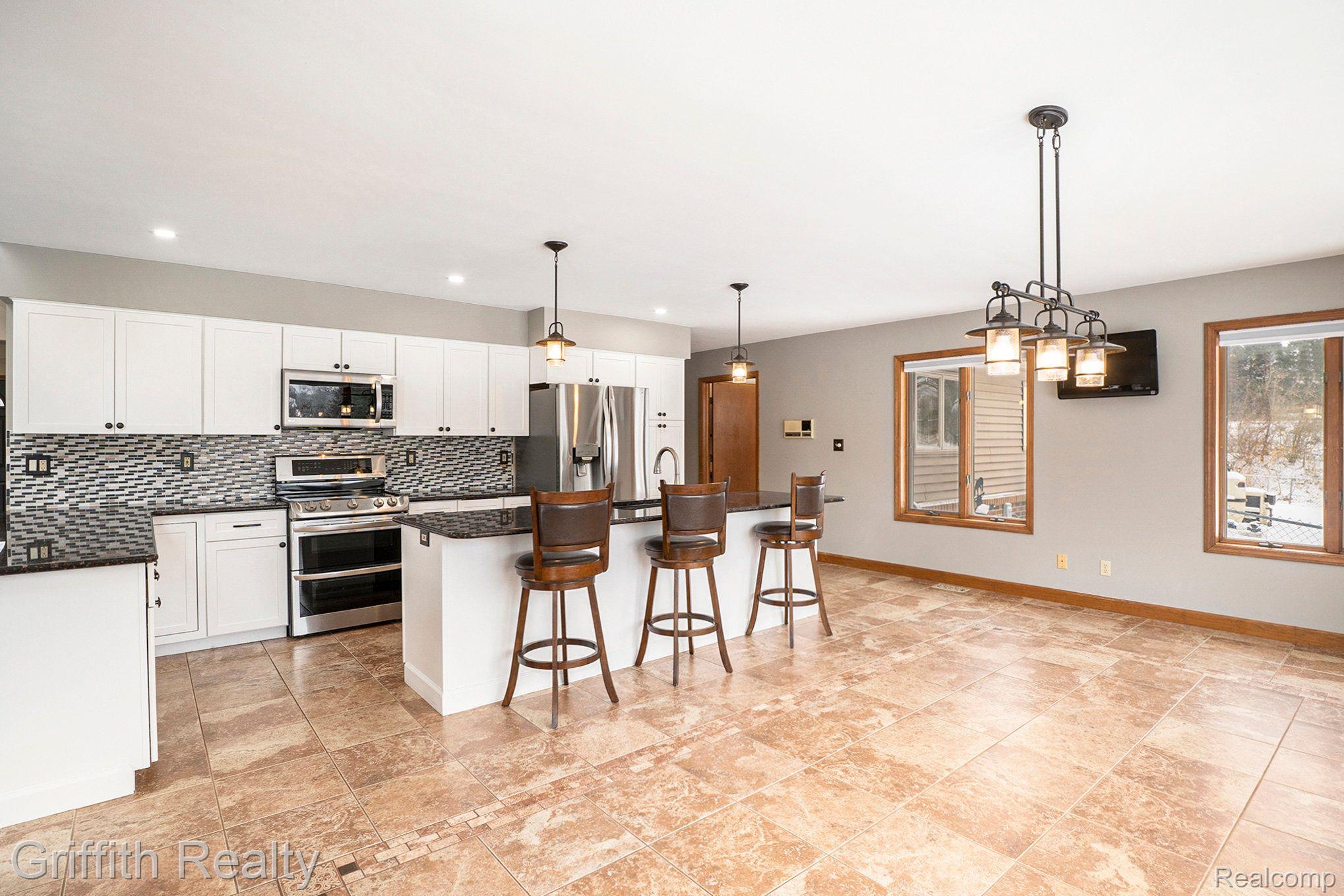 8070 Sheraton Park Road Fenton, MI 48430 - Photo 11 of 47 Gallery Image 11
