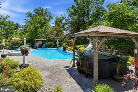 $1,425,000 | 917 Dekalb Pike, Ambler, PA 19002
