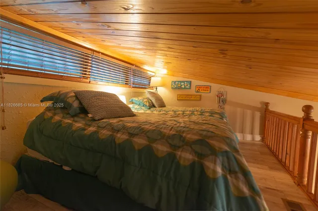 $3,750 | 87200 Overseas Highway, Unit E4, Islamorada, FL 33036