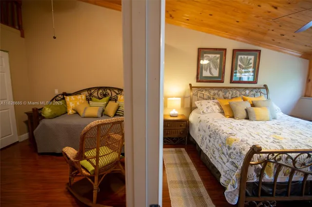 $3,750 | 87200 Overseas Highway, Unit E4, Islamorada, FL 33036