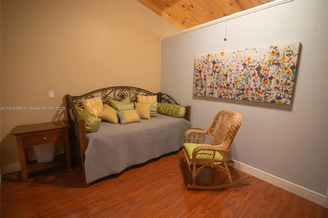 $3,750 | 87200 Overseas Highway, Unit E4, Islamorada, FL 33036