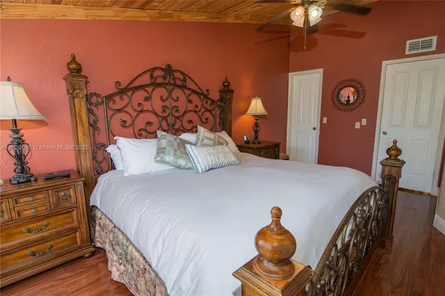 $3,750 | 87200 Overseas Highway, Unit E4, Islamorada, FL 33036