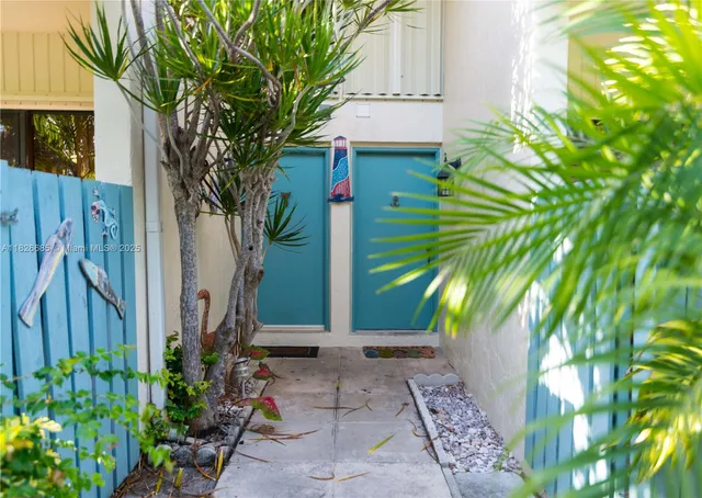 $3,750 | 87200 Overseas Highway, Unit E4, Islamorada, FL 33036