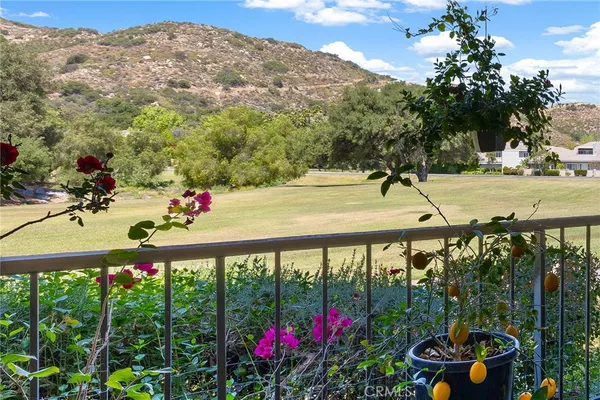 $614,999 | 38335 Oaktree Loop, Murrieta, CA 92562