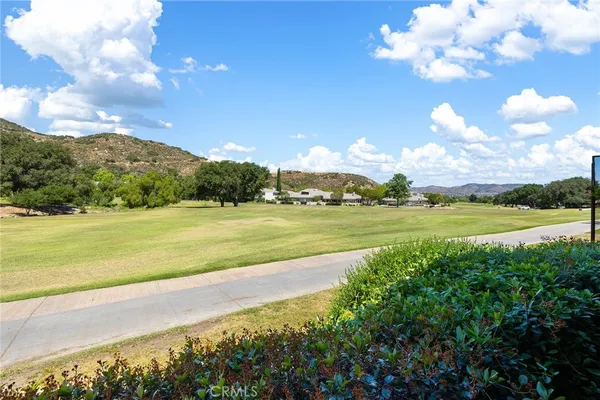 $614,999 | 38335 Oaktree Loop, Murrieta, CA 92562