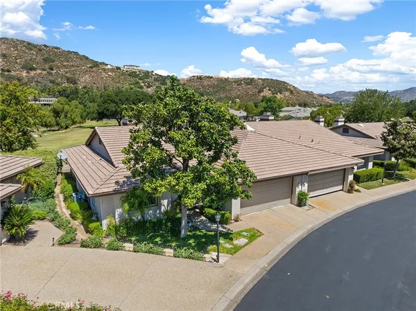 $614,999 | 38335 Oaktree Loop, Murrieta, CA 92562