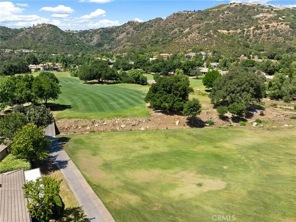 $614,999 | 38335 Oaktree Loop, Murrieta, CA 92562