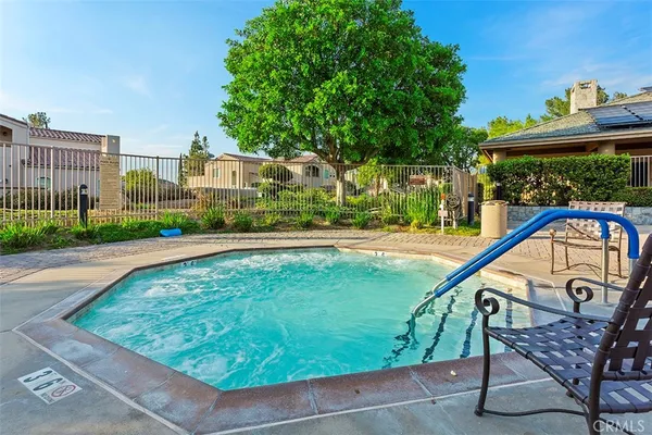 $614,999 | 38335 Oaktree Loop, Murrieta, CA 92562