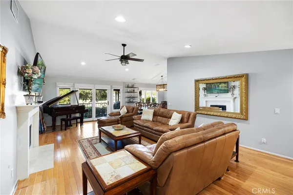 $614,999 | 38335 Oaktree Loop, Murrieta, CA 92562