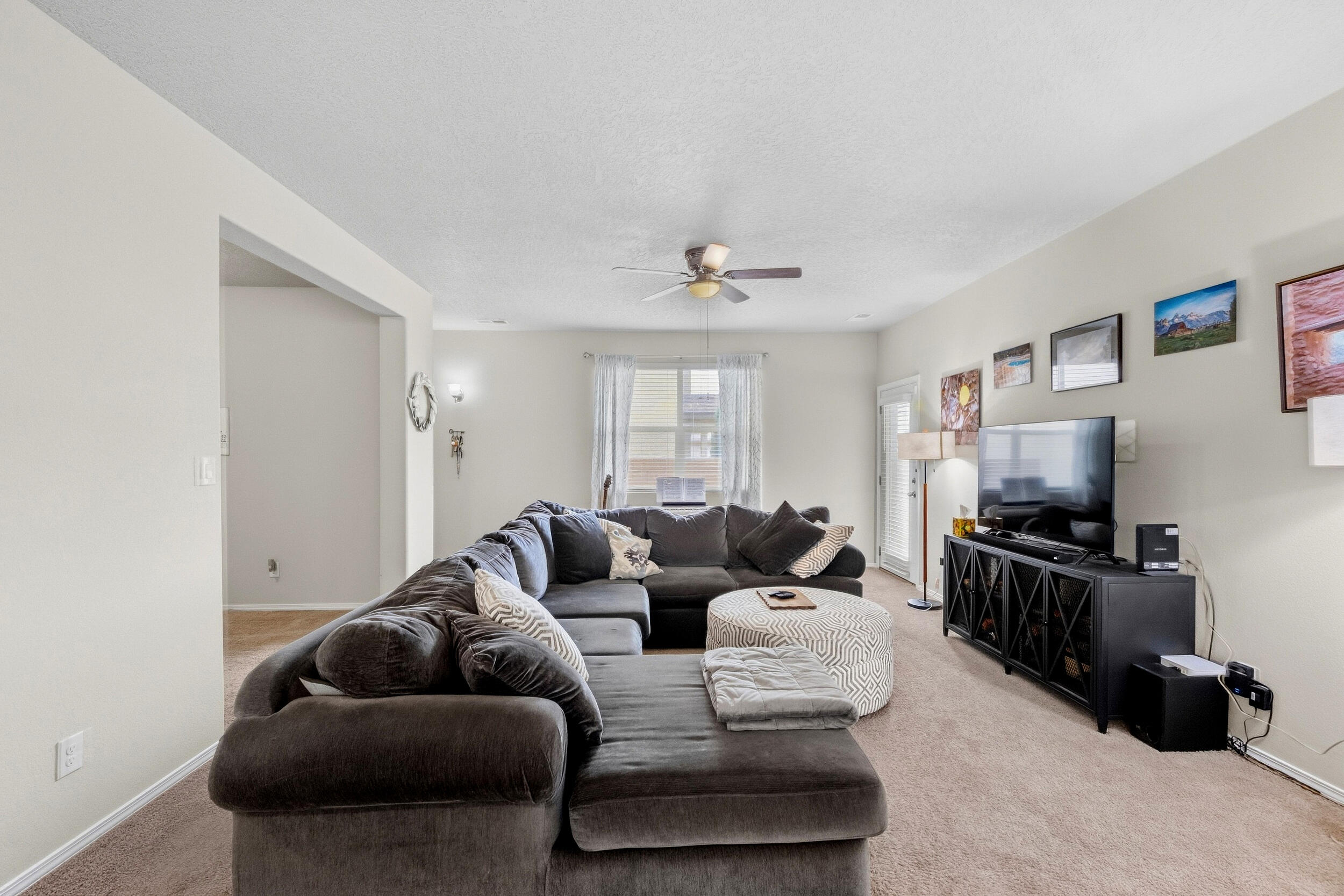 5725 Colfax Court Northeast Rio Rancho, NM 87144 - Photo 12 of 44 Gallery Image 12