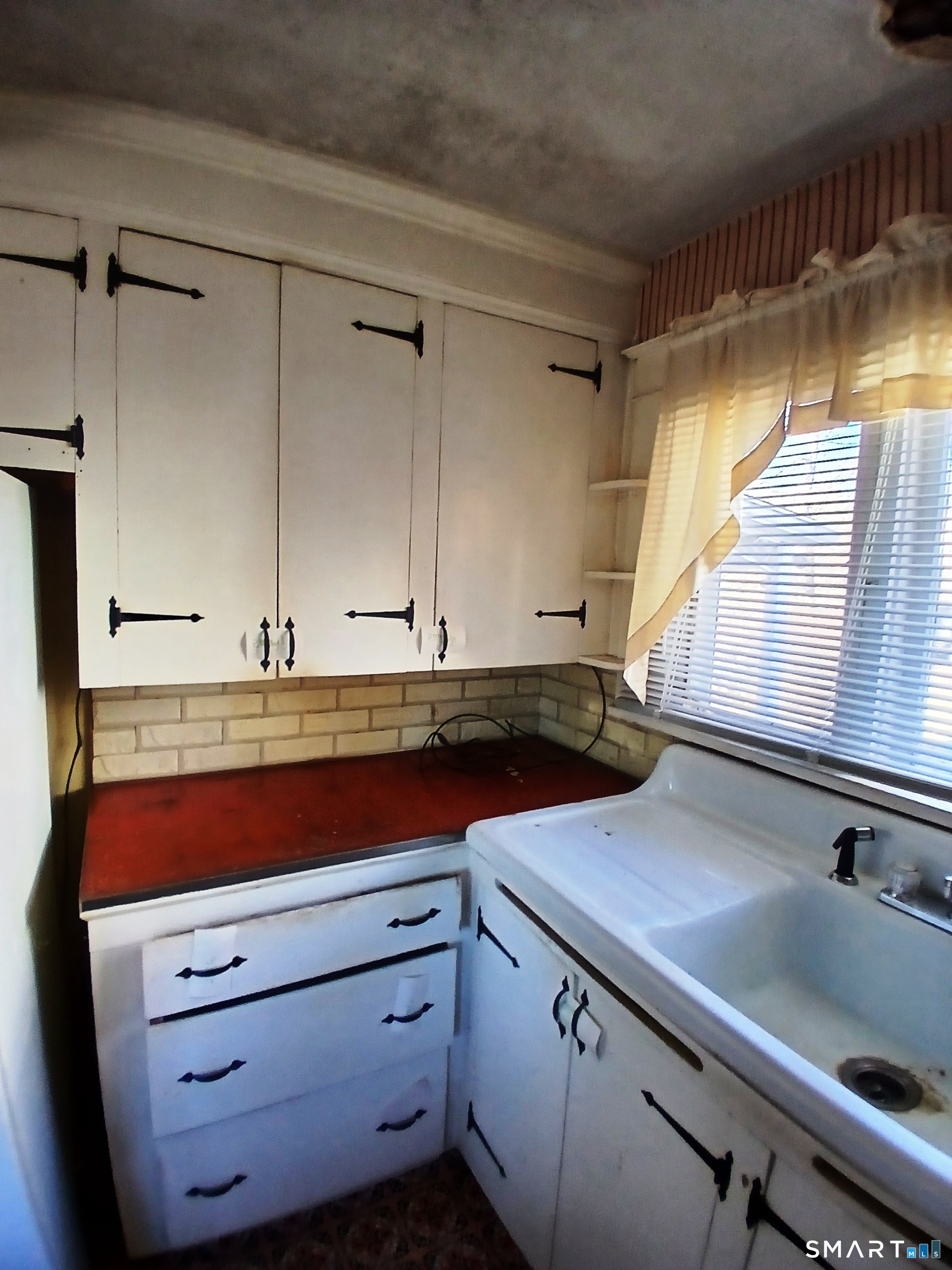 127 Maple Street Norwich, CT 06360 - Photo 4 of 11