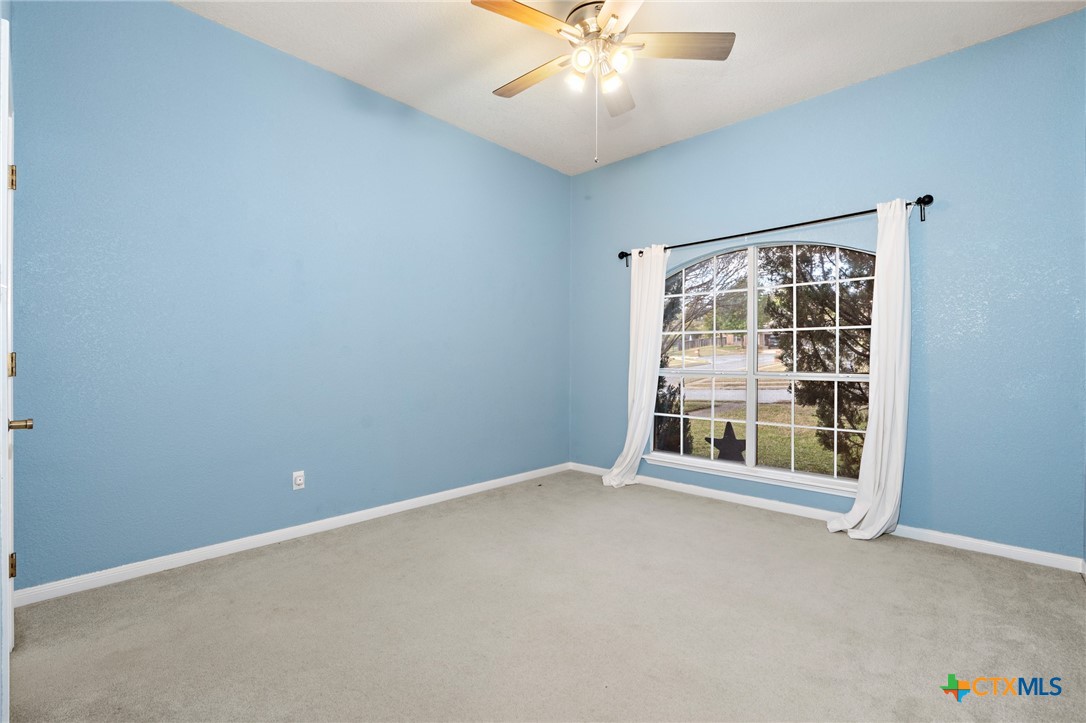 711 Mueller Street Copperas Cove, TX 76522 - Photo 30 of 48 an empty room with a window