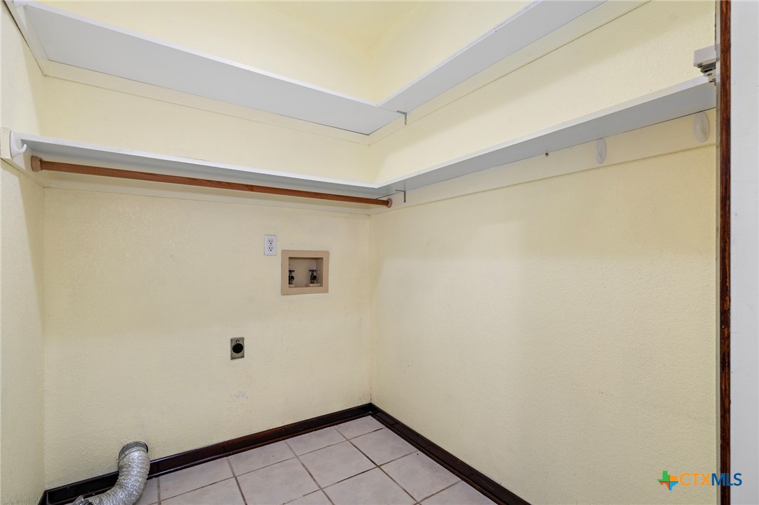 711 Mueller Street Copperas Cove, TX 76522 - Photo 33 of 48 a view of small space