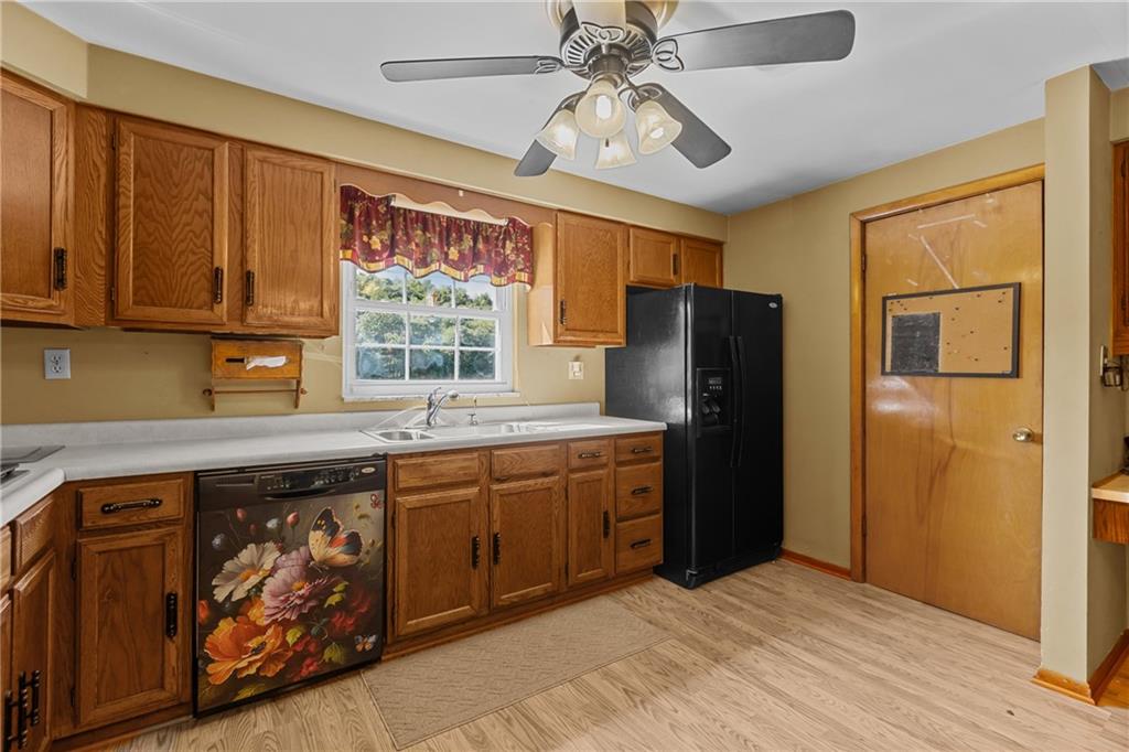 1365 Venetia Road Eighty Four, PA 15330 - Photo 9 of 30 Kitchen 1365 Venetia Rd