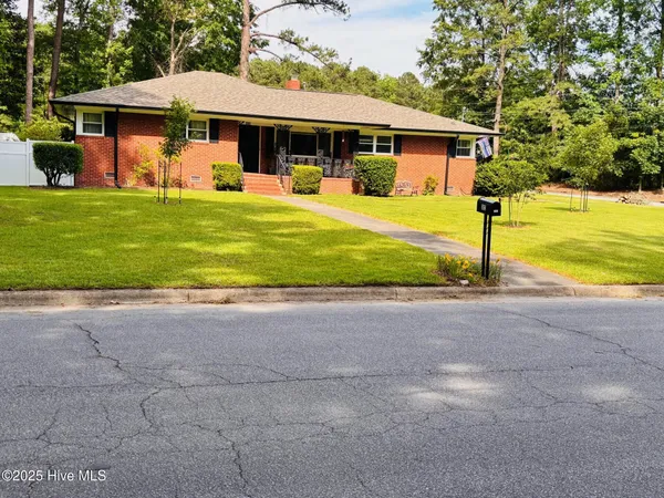 $345,000 | 302 Oak Drive, Washington, NC 27889