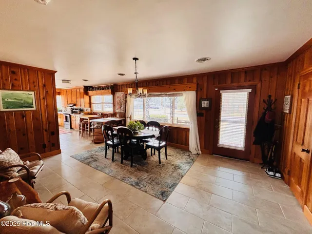 $345,000 | 302 Oak Drive, Washington, NC 27889