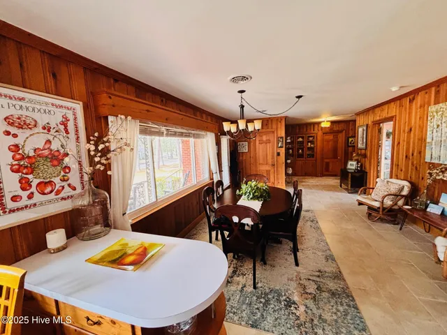 $345,000 | 302 Oak Drive, Washington, NC 27889