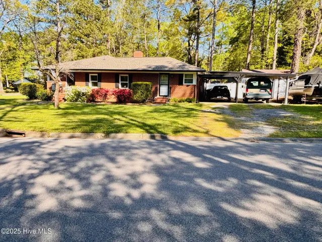 $345,000 | 302 Oak Drive, Washington, NC 27889