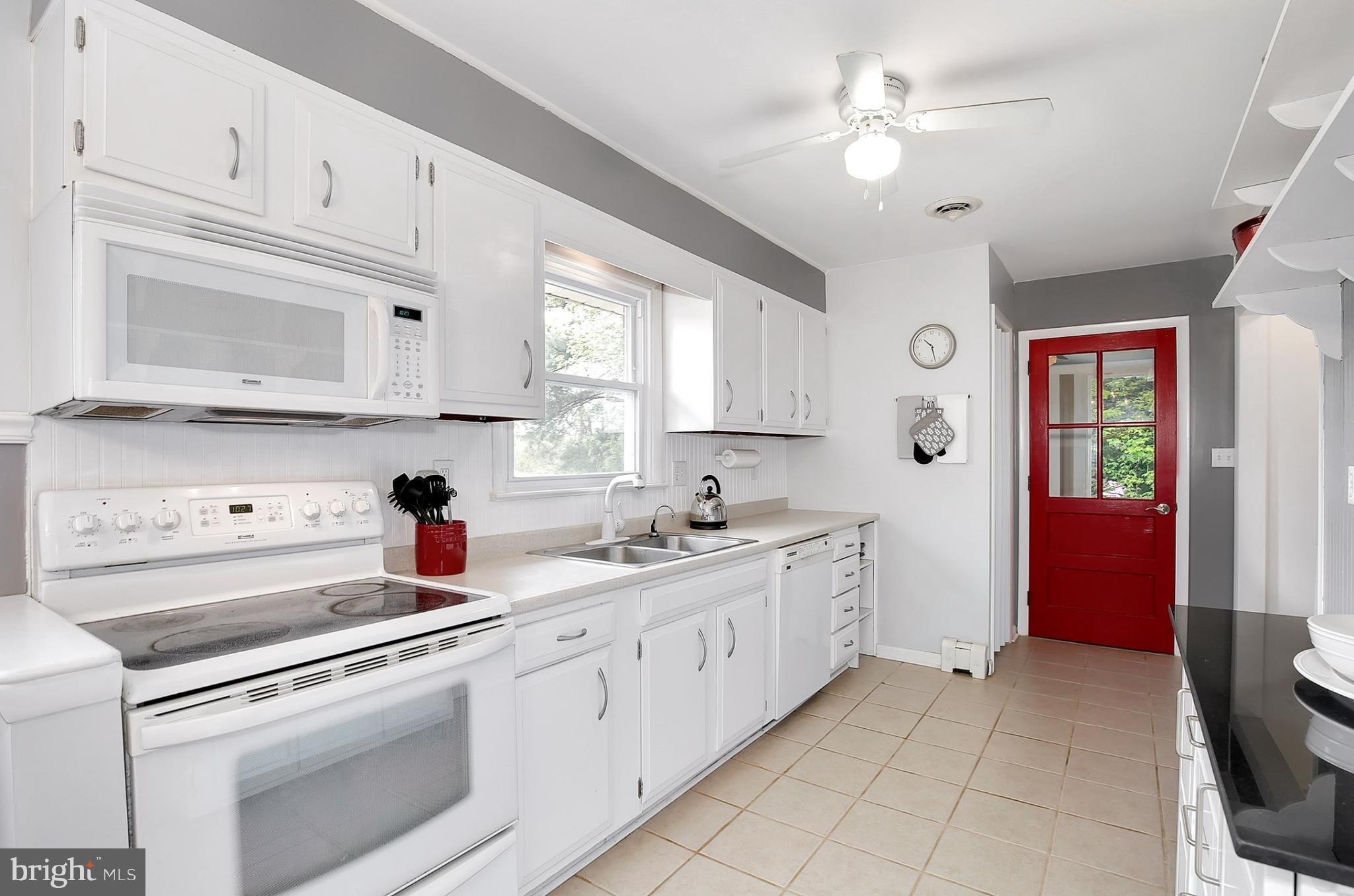 5095 Green Bridge Road Dayton, MD 21036 - Photo 23 of 29 Kitchen