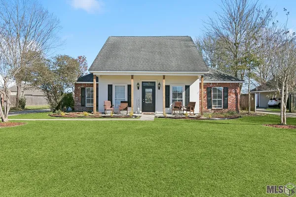 $375,000 | 36340 Lucas Drive, Denham Springs, LA 70706