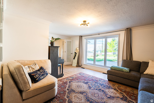 166 East 3000th Street South Bountiful, UT 84010 - Photo 5 of 35