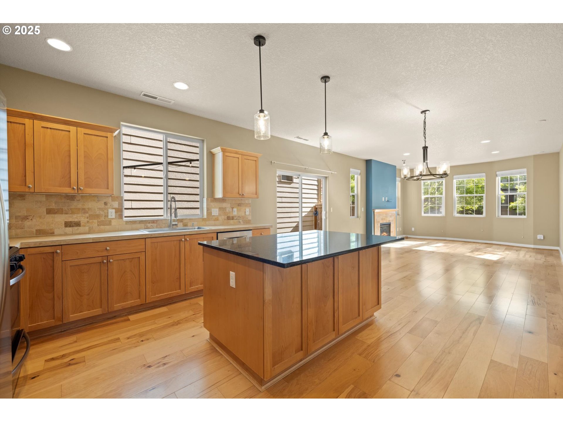 16865 Southwest Romeo Terrace Portland, OR 97224 - Photo 12 of 33 Gallery Image 12