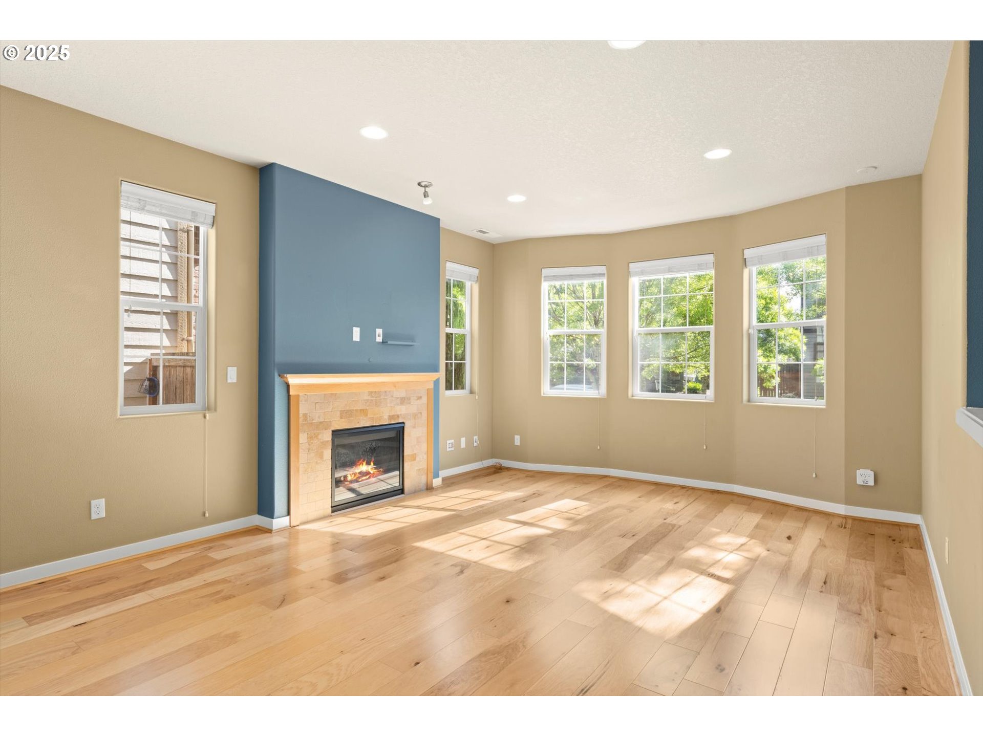 16865 Southwest Romeo Terrace Portland, OR 97224 - Photo 4 of 33 Gallery Image 4