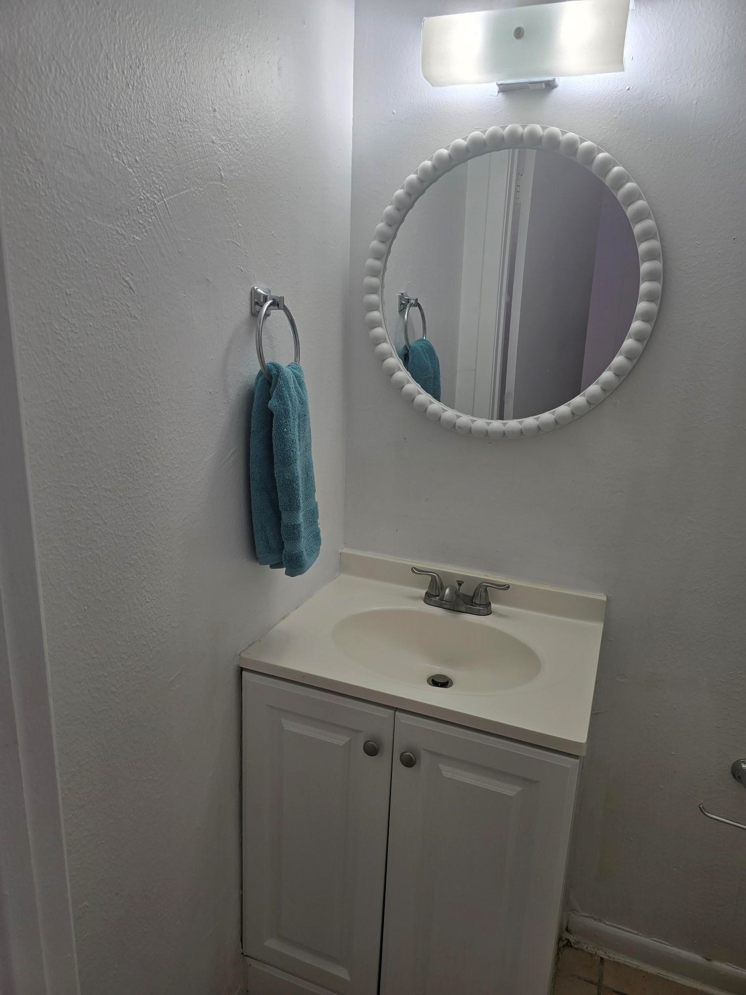 600 Hilliard Street, Unit 2 Conroe, TX 77301 - Photo 7 of 21 a utility room with a washer and dryer