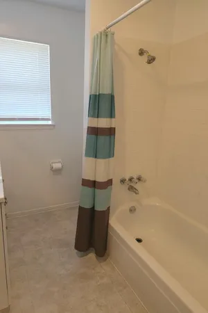 $1,200 | 600 Hilliard Street, Unit 2, Conroe, TX 77301
