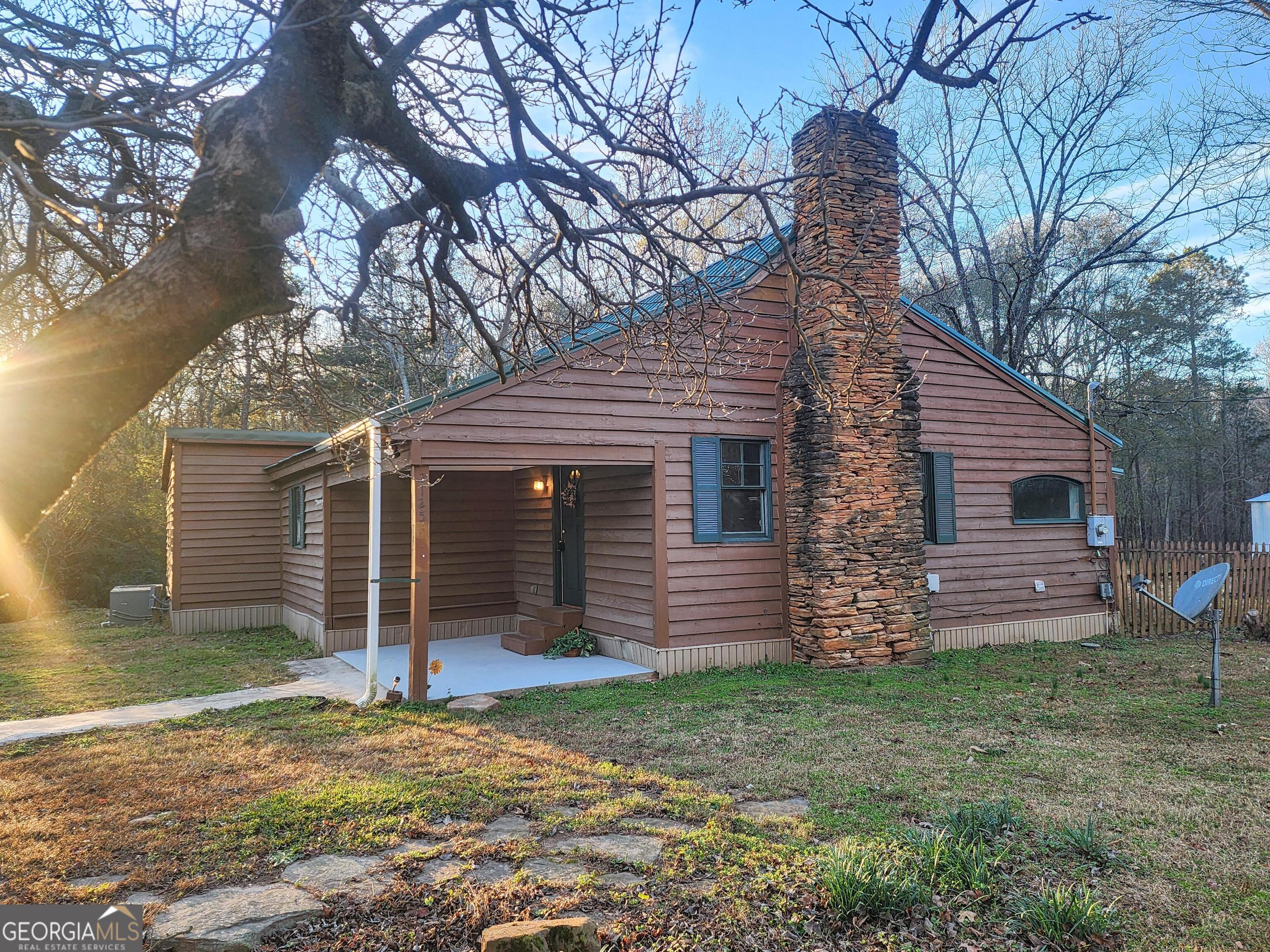 2125 Westbrook Road Commerce, GA 30530 - Photo 25 of 25 a front view of a house with a yard