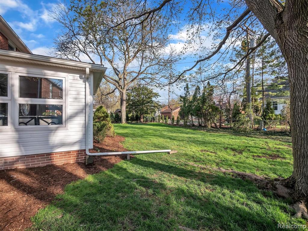 18551 Riverside Drive Beverly Hills, MI 48025 - Photo 53 of 58