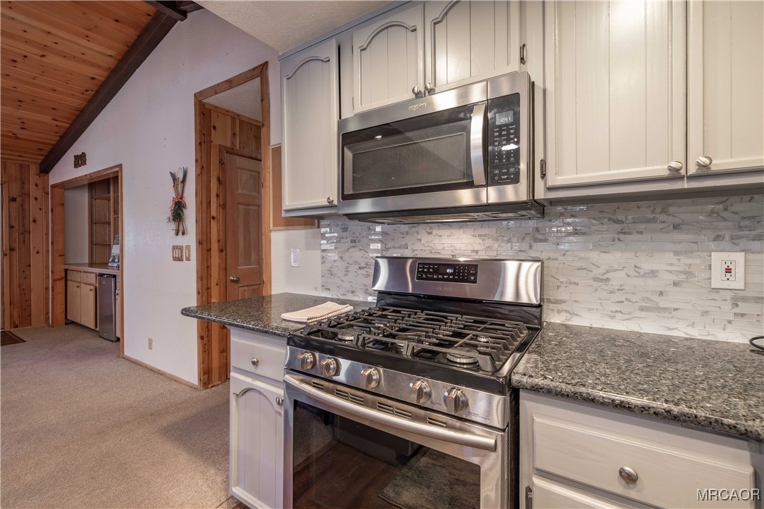 1411 Klamath Road Big Bear City, CA 92314 - Photo 23 of 39