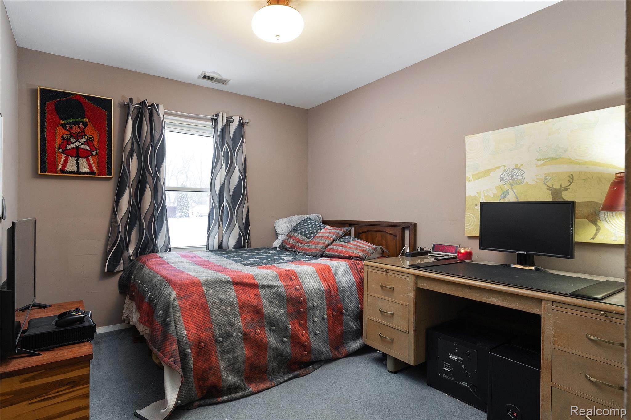3919 Queensbury Road Lake Orion, MI 48359 - Photo 14 of 25 14.jpg