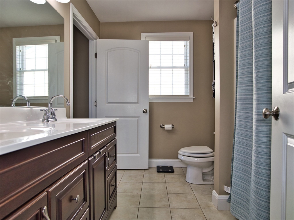 40 Winchester Lane, Unit 9 Fall River, MA 02721 - Photo 16 of 35 Gallery Image 16