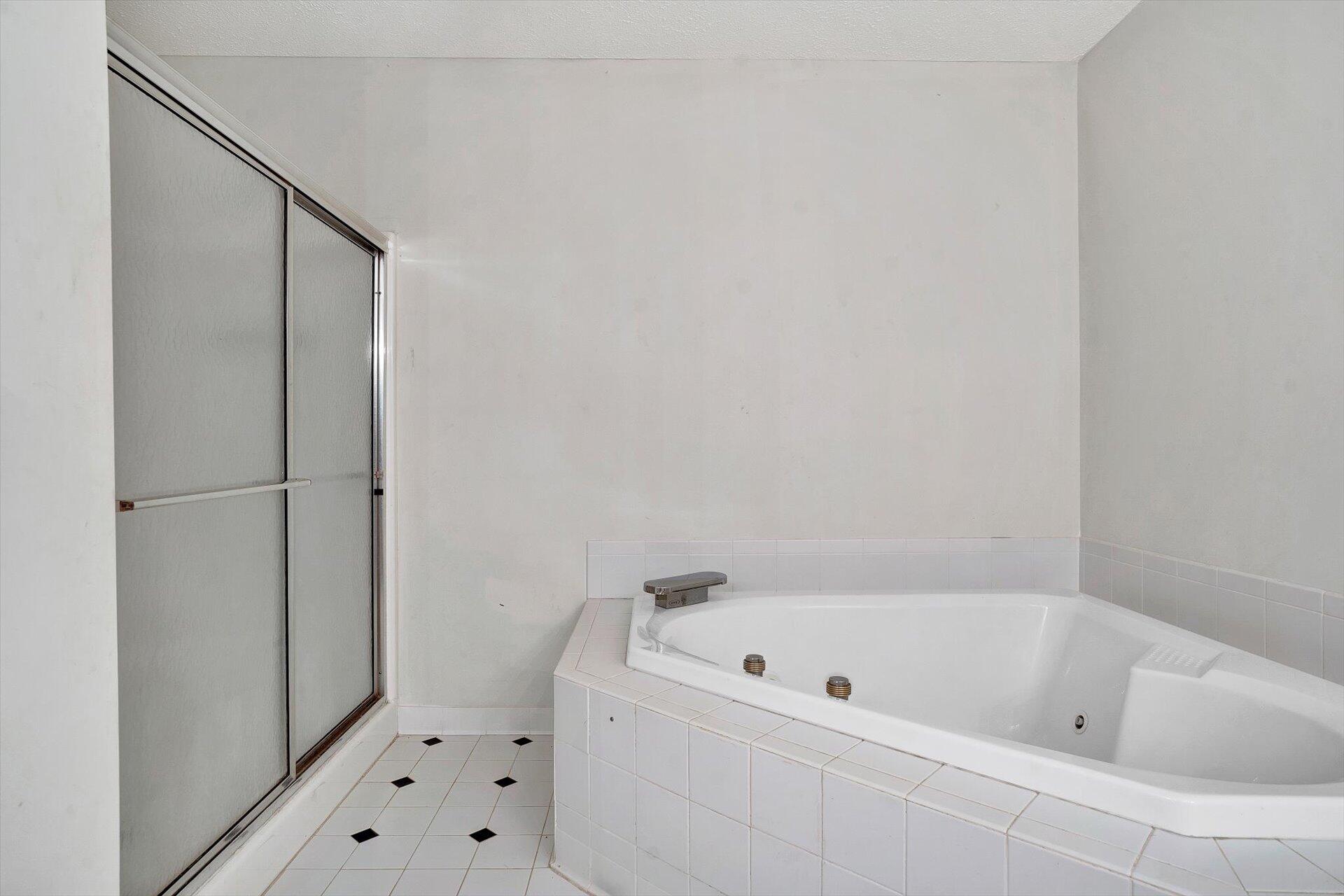 2446 Deer Run Road Ferrum, VA 24088 - Photo 96 of 146 Main House - Master #1 Full Bath01