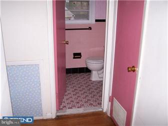 1130 Wynnbrook Road Secane, PA 19018 - Photo 8 of 12 Bathroom