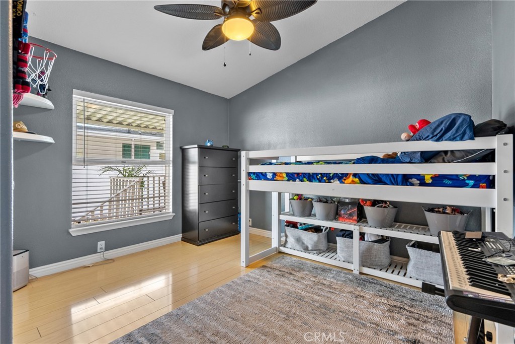 30000 Hasley Canyon Road, Unit 88 Castaic, CA 91384 - Photo 22 of 33 a living room with furniture cabinets and window