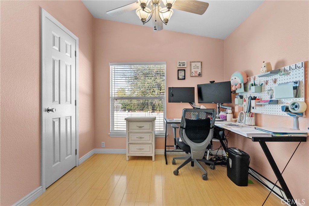 30000 Hasley Canyon Road, Unit 88 Castaic, CA 91384 - Photo 23 of 33 a view of a workspace with furniture and a window