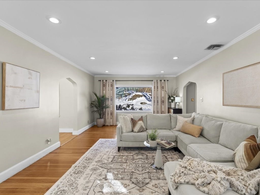 55 Bellingham Road Brookline, MA 02467 - Photo 8 of 40