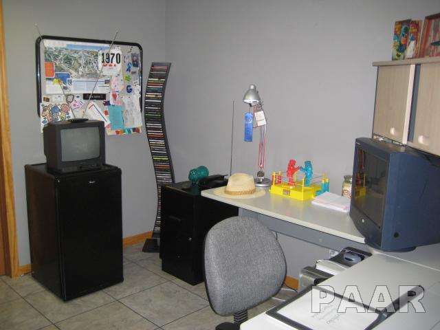 1009 Hampton Road Washington, IL 61571 - Photo 12 of 14 Gallery Image 12