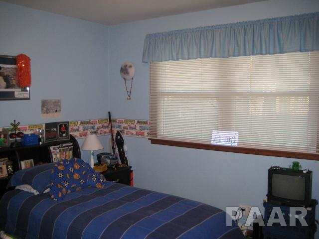 1009 Hampton Road Washington, IL 61571 - Photo 8 of 14 Gallery Image 8